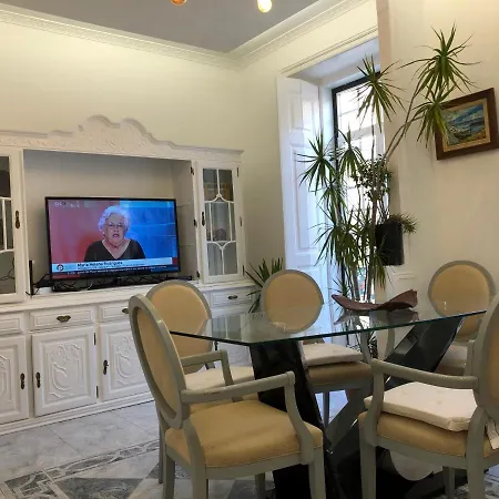 Romantic El Corte Ingles 2 * Lissabon